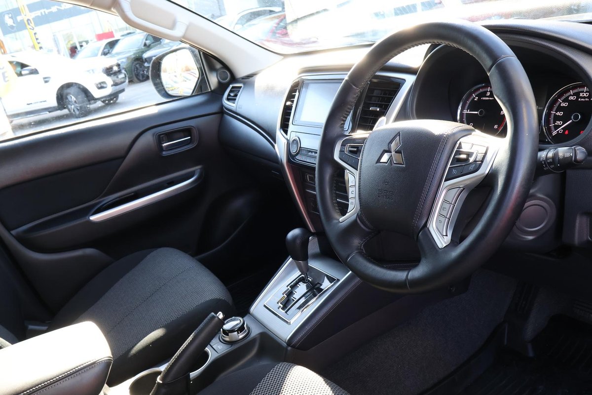 2022 Mitsubishi Triton GLS MR MY22 4X4 Dual Range image 13