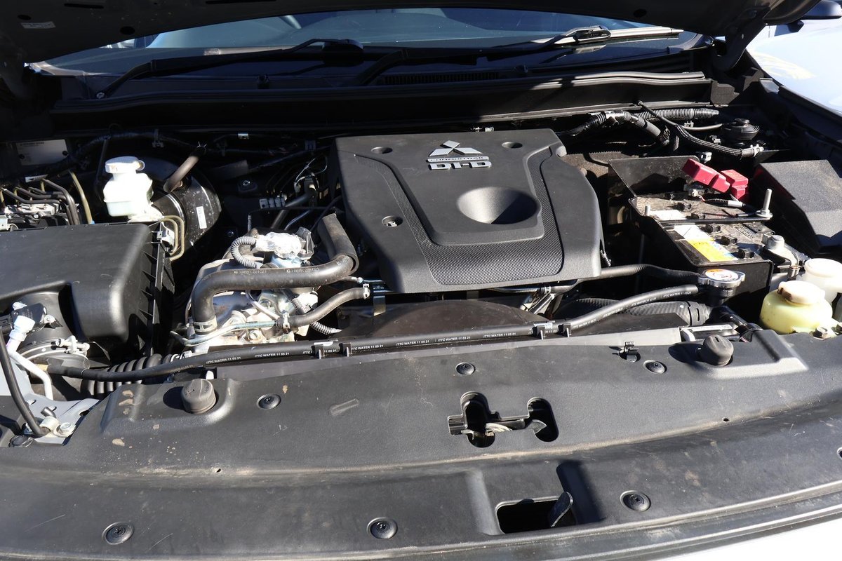 2022 Mitsubishi Triton GLS MR MY22 4X4 Dual Range image 12