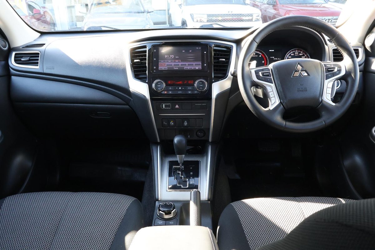 2022 Mitsubishi Triton GLS MR MY22 4X4 Dual Range image 17