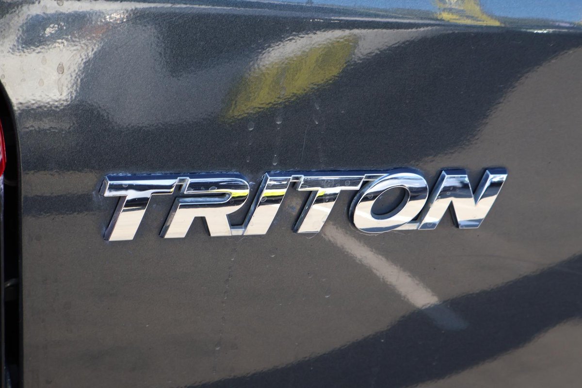 2022 Mitsubishi Triton GLS MR MY22 4X4 Dual Range image 10
