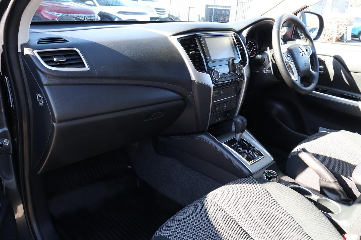 2022 Mitsubishi Triton GLS MR MY22 4X4 Dual Range image 15