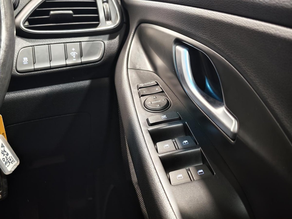 2020 Hyundai i30 PD.V4 MY21 image 14