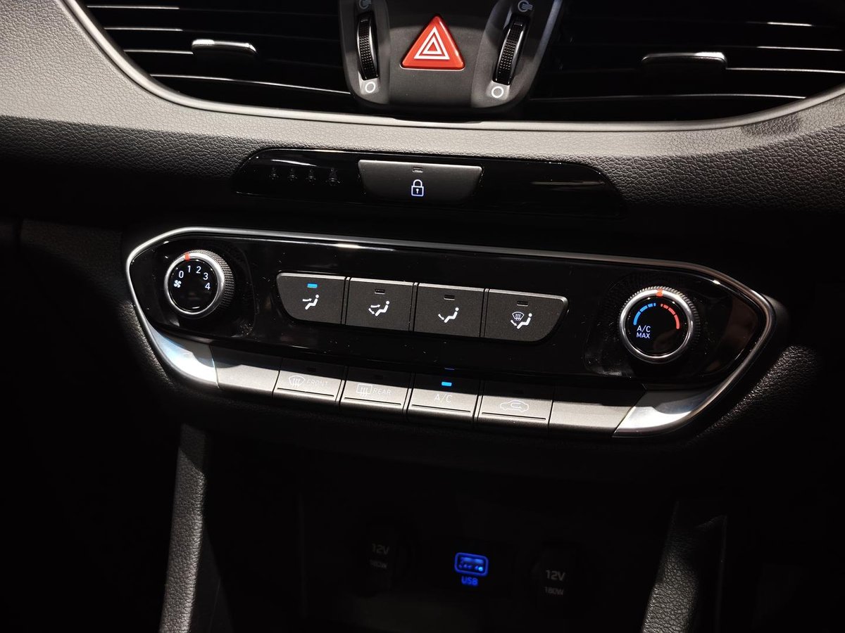 2020 Hyundai i30 PD.V4 MY21 image 12
