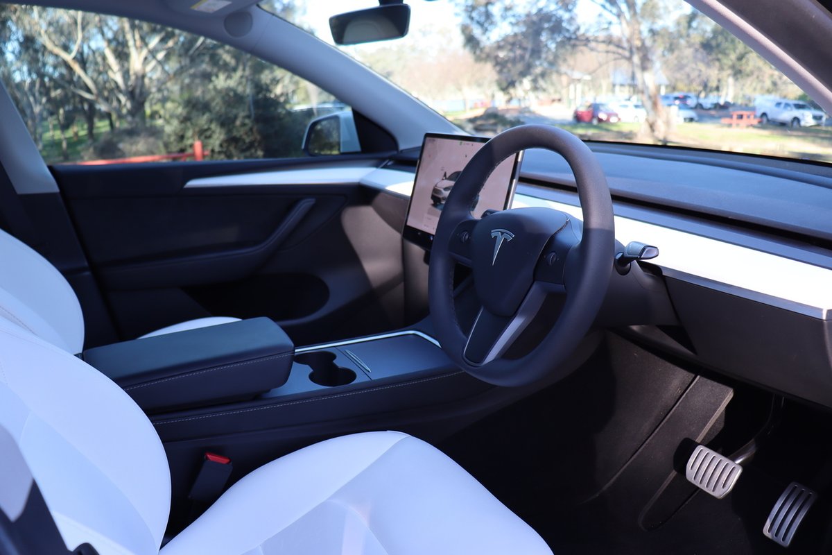 2023 Tesla Model Y Performance MY23 AWD image 12