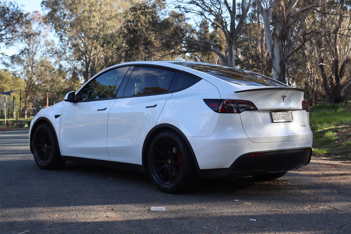 2023 Tesla Model Y Performance MY23 AWD image 5