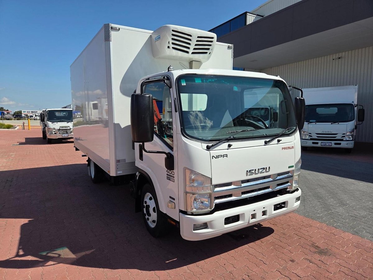 2011 Isuzu Npr400 Auto 6 Pallet Minus 18 Freezer image 8