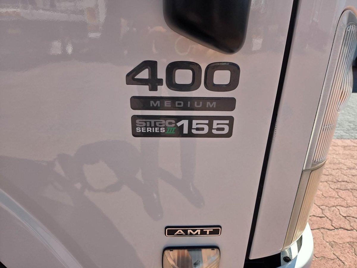 2011 Isuzu Npr400 Auto 6 Pallet Minus 18 Freezer image 5