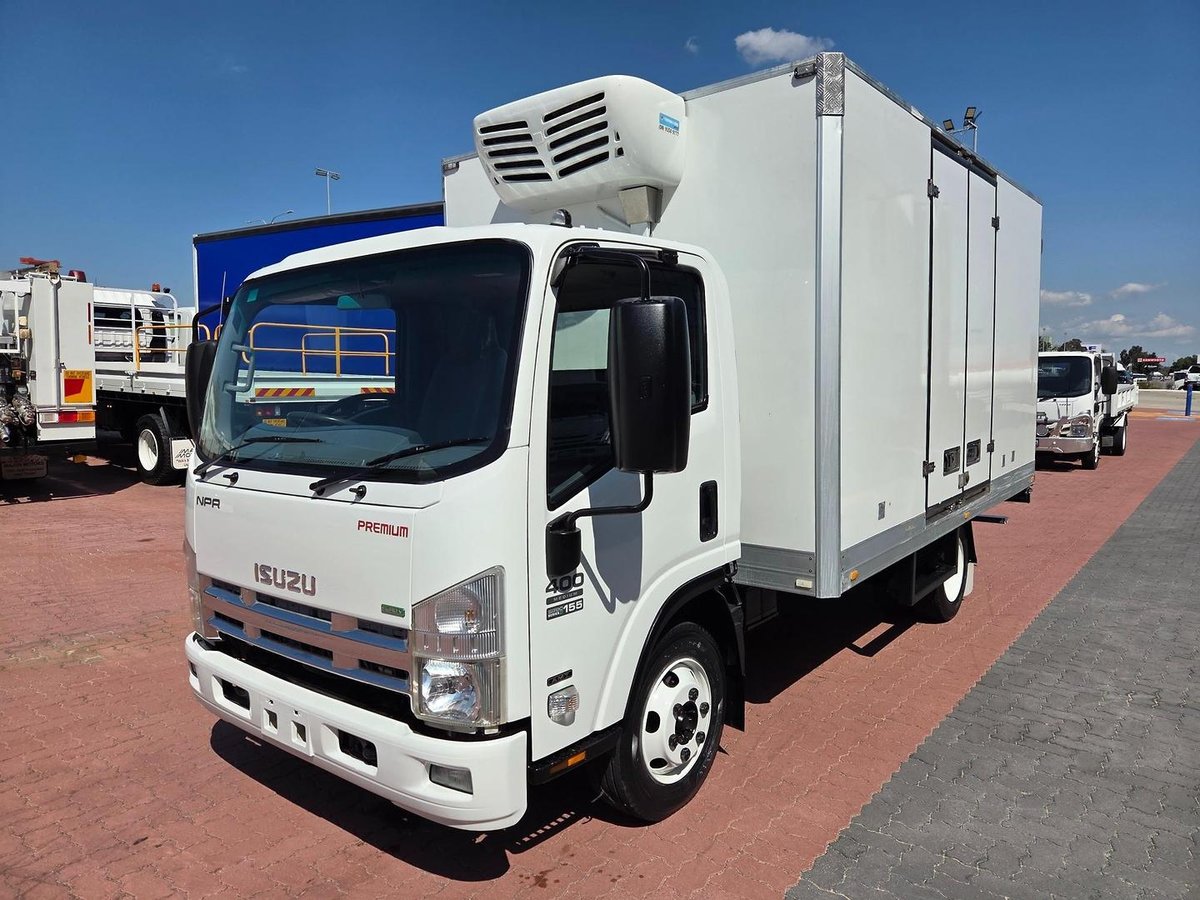 2011 Isuzu Npr400 Auto 6 Pallet Minus 18 Freezer image 21