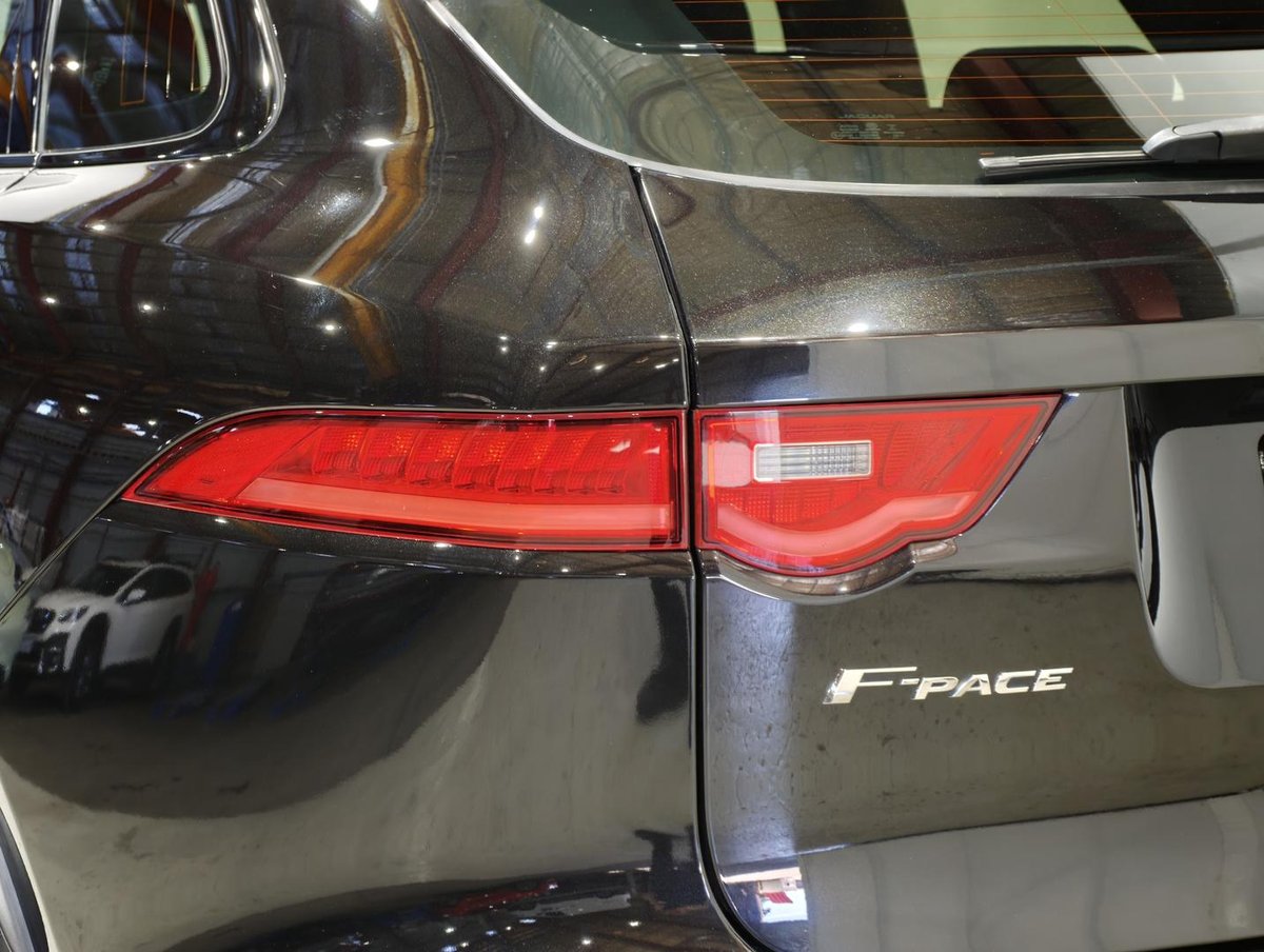 2017 Jaguar F-PACE 30d R-Sport X761 MY17 AWD image 19