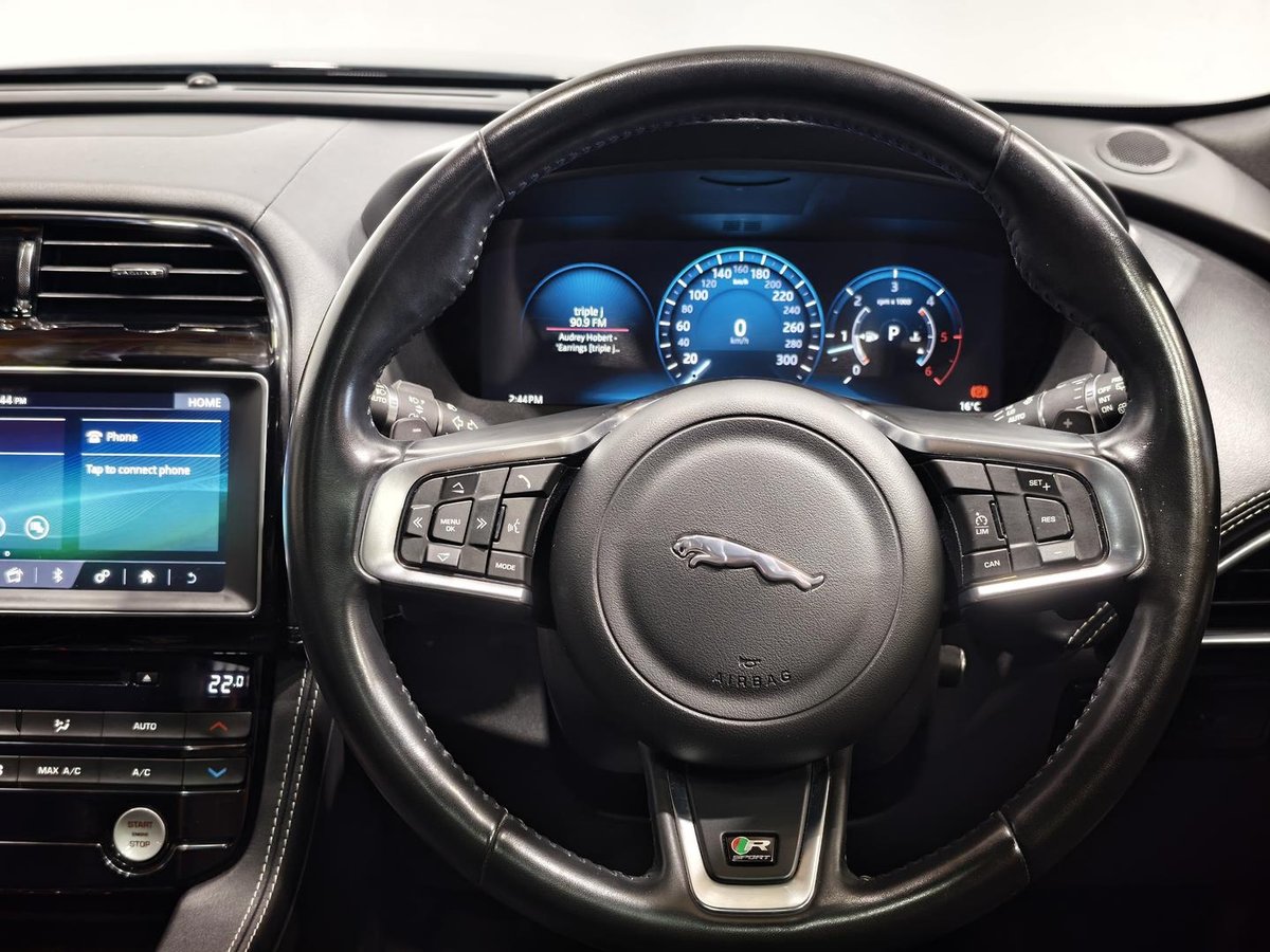 2017 Jaguar F-PACE 30d R-Sport X761 MY17 AWD image 15