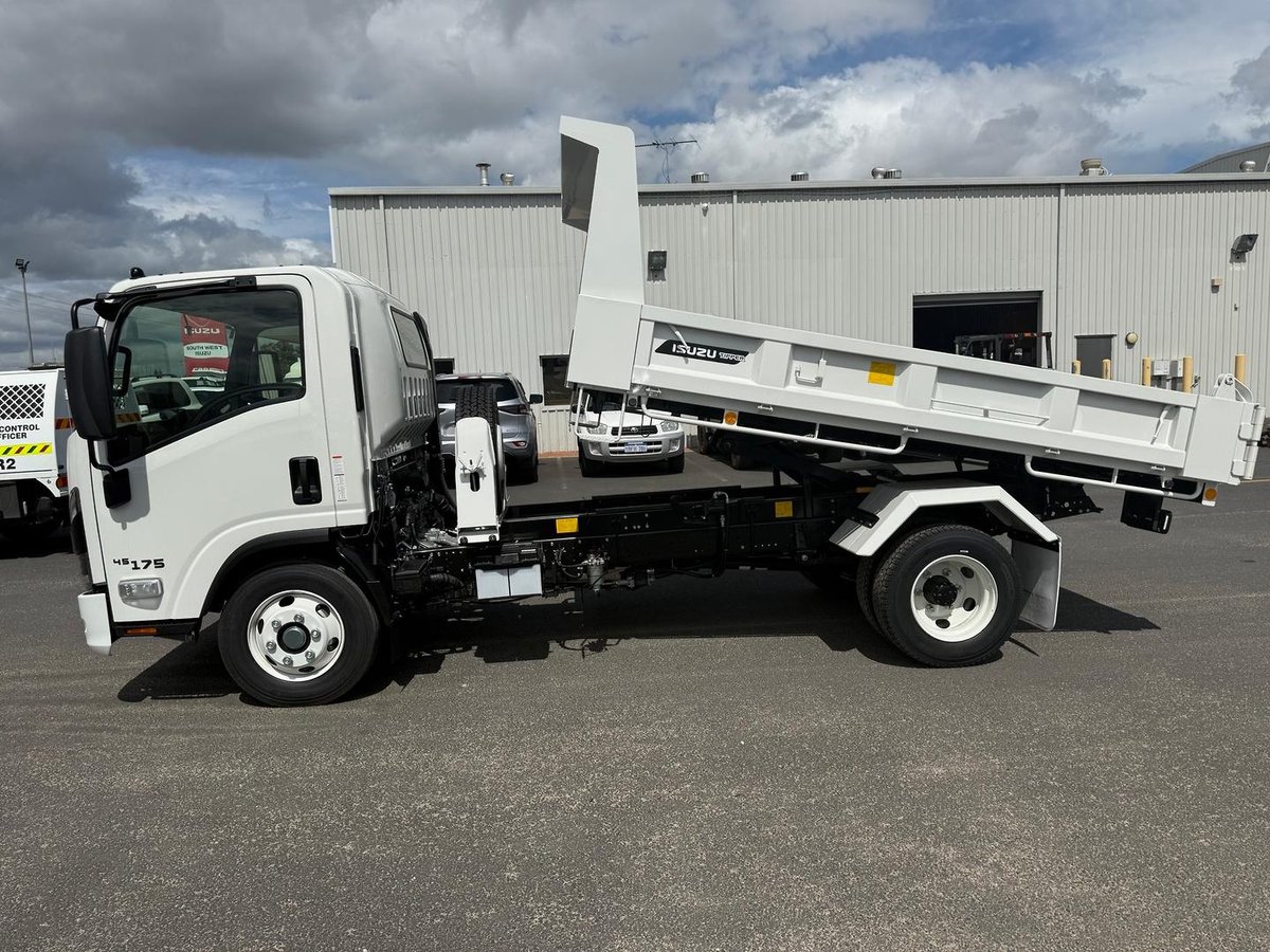 2026 Isuzu N Series NPR 45/65-175 DT D34 Tipper image 4