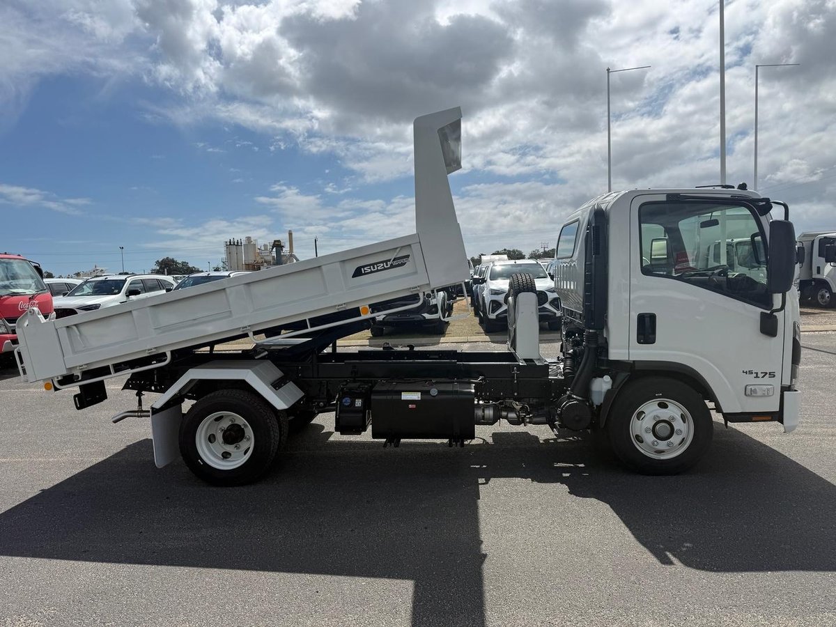 2026 Isuzu N Series NPR 45/65-175 DT D34 Tipper image 8