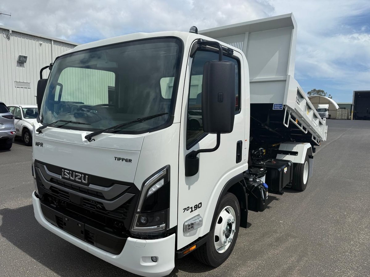2026 Isuzu N Series NPR 70/45-190 AM D34 Tipper image 2