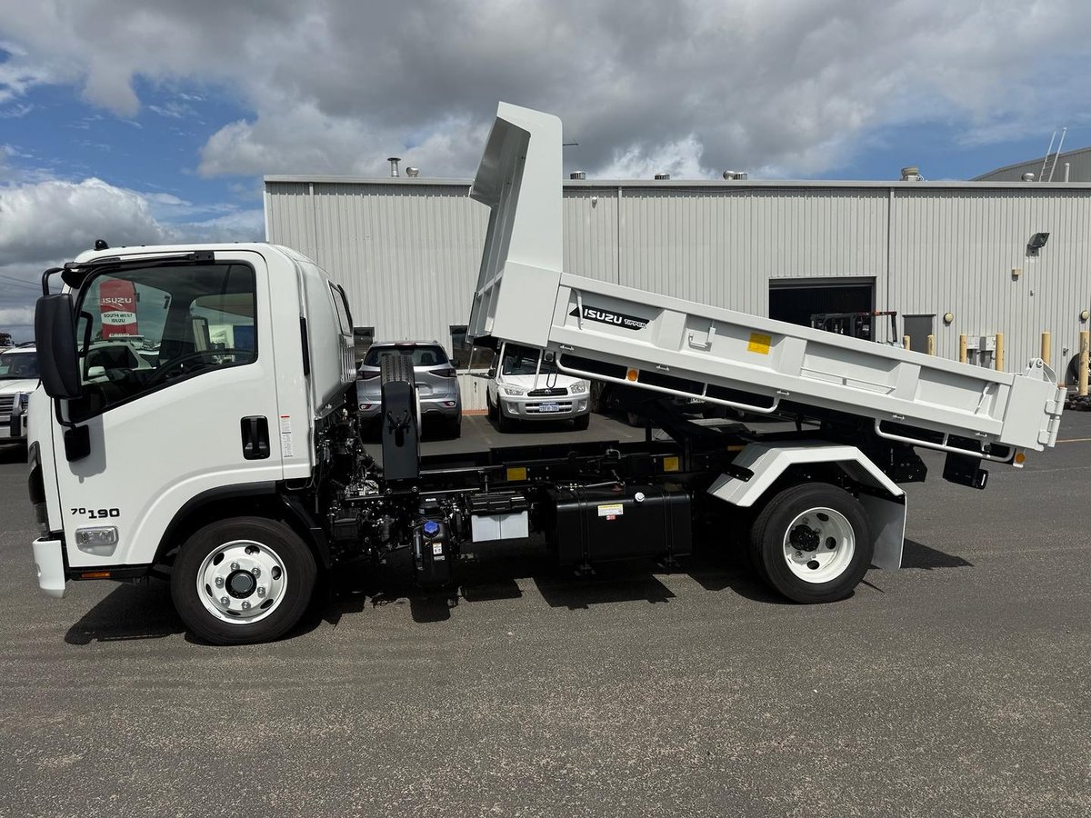 2026 Isuzu N Series NPR 70/45-190 AM D34 Tipper image 4