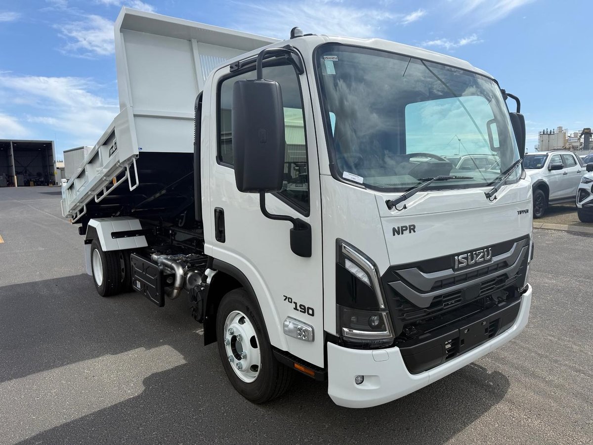 2026 Isuzu N Series NPR 70/45-190 AM D34 Tipper image 5