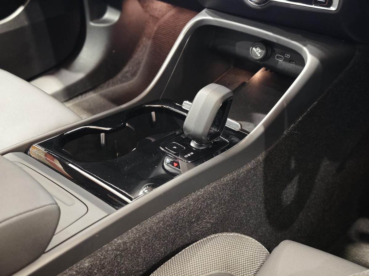 2023 Volvo XC40 Recharge Twin Pure Electric MY23 AWD image 15