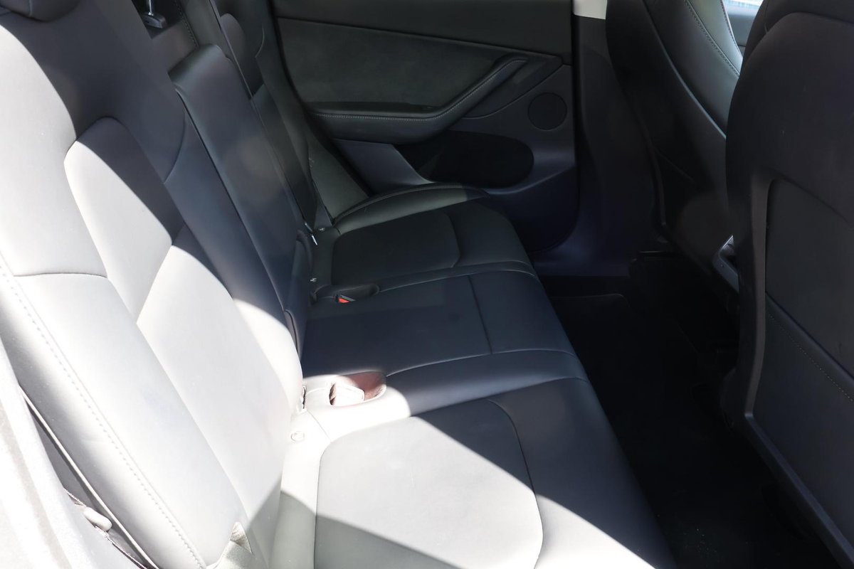 2023 Tesla Model Y Rear-Wheel Drive image 19