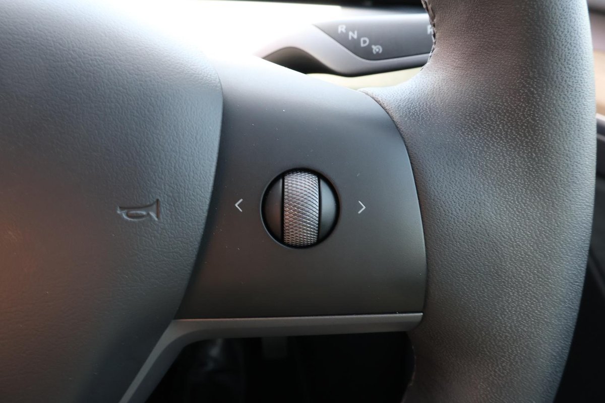 2023 Tesla Model Y Rear-Wheel Drive image 31