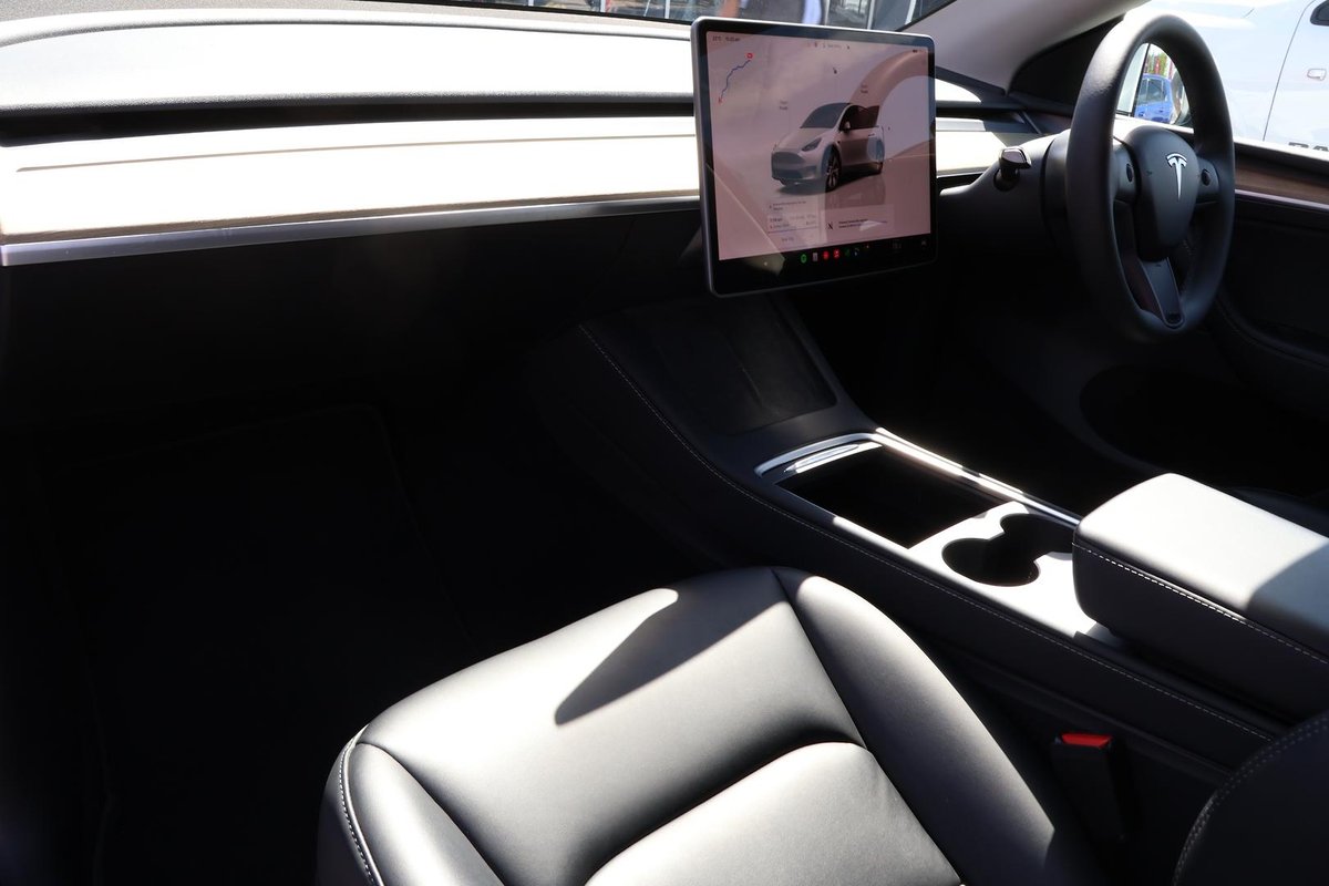 2023 Tesla Model Y Rear-Wheel Drive image 20