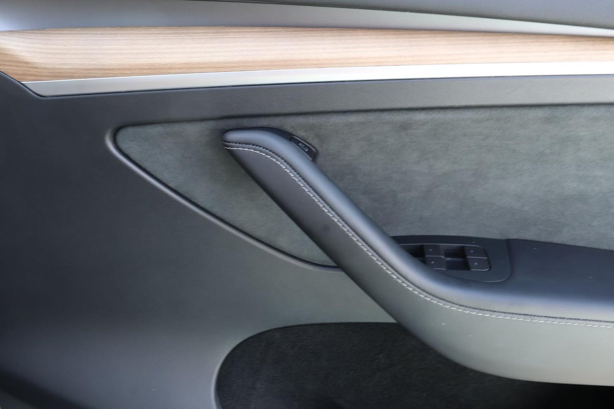 2023 Tesla Model Y Rear-Wheel Drive image 33