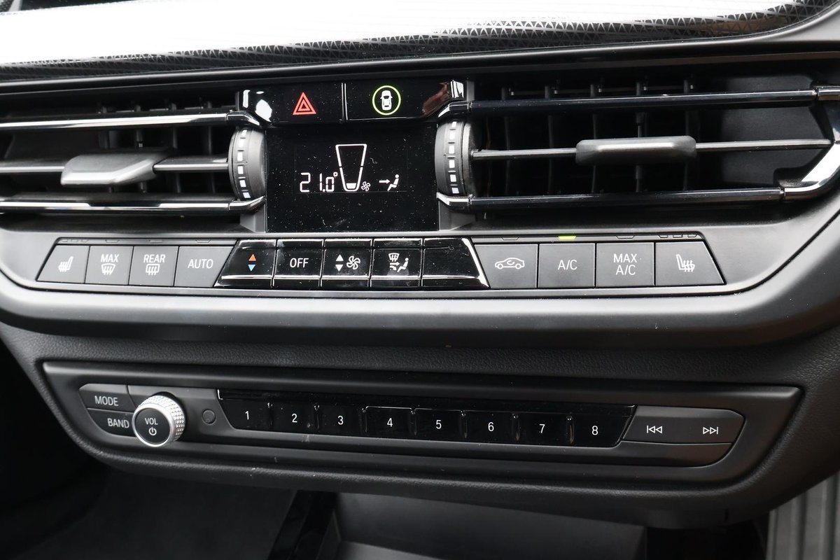 2020 BMW 1 Series 118i M Sport F40 image 28