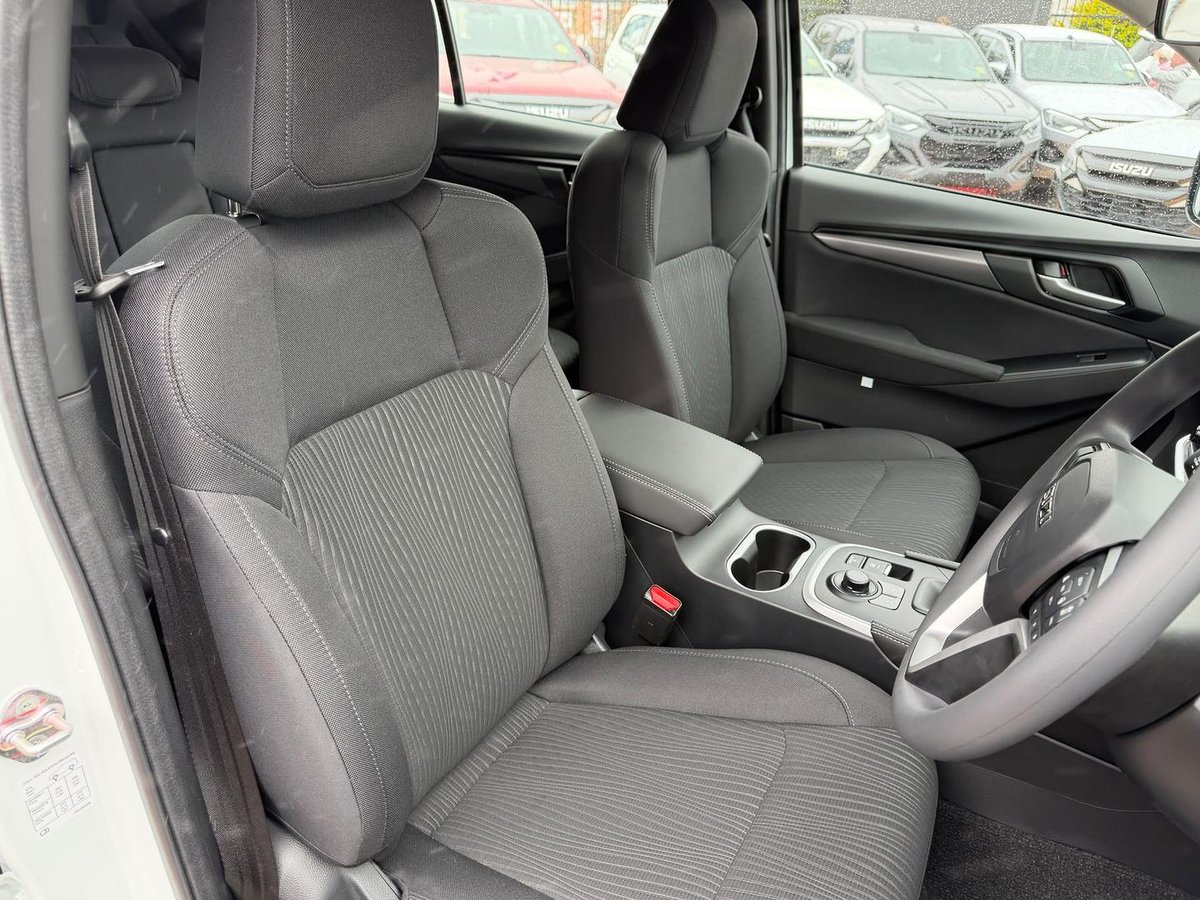 2026 Isuzu MU-X LS-M MY25.5 4X4 Dual Range image 25