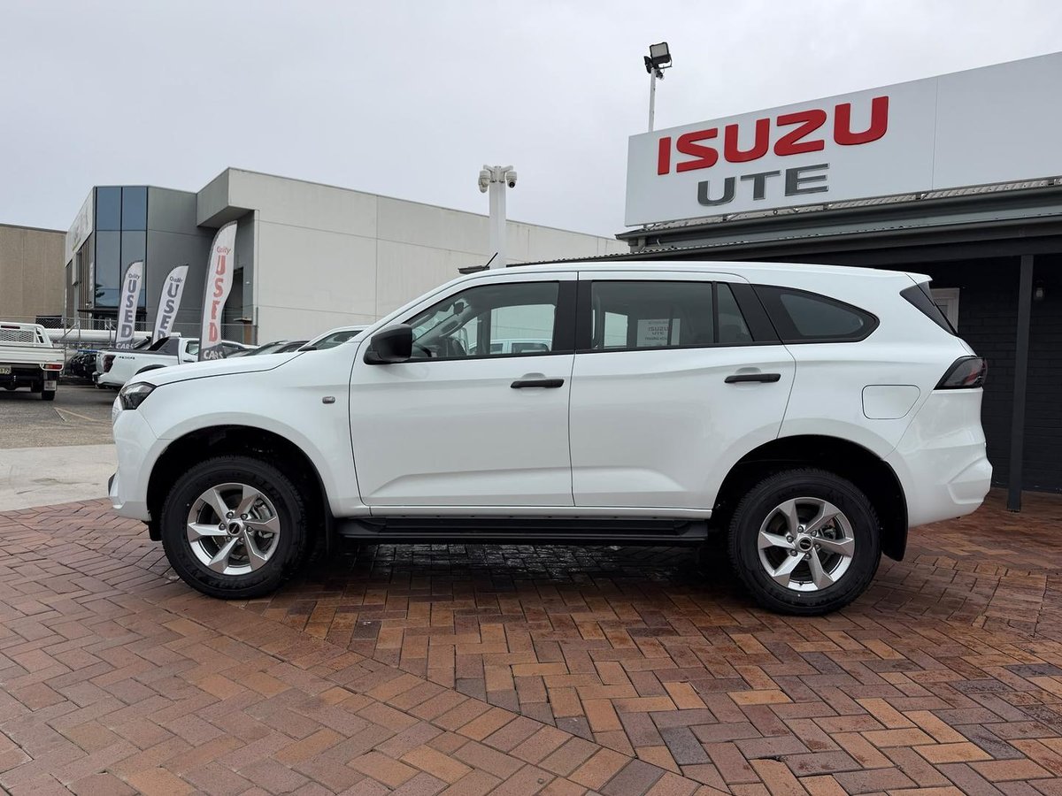 2026 Isuzu MU-X LS-M MY25.5 4X4 Dual Range image 2