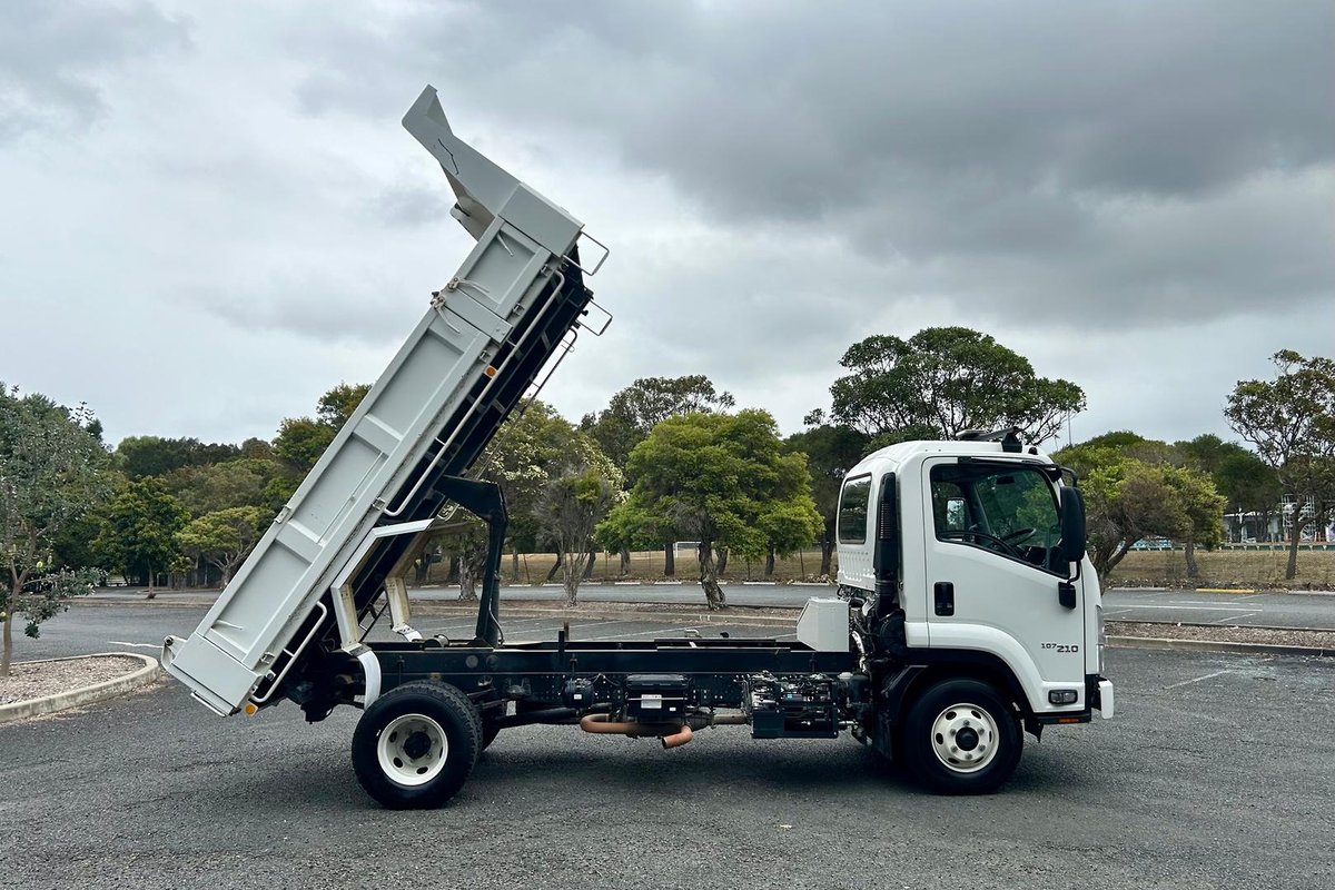 2021 Isuzu F Series FRR107-210 Tipper image 13