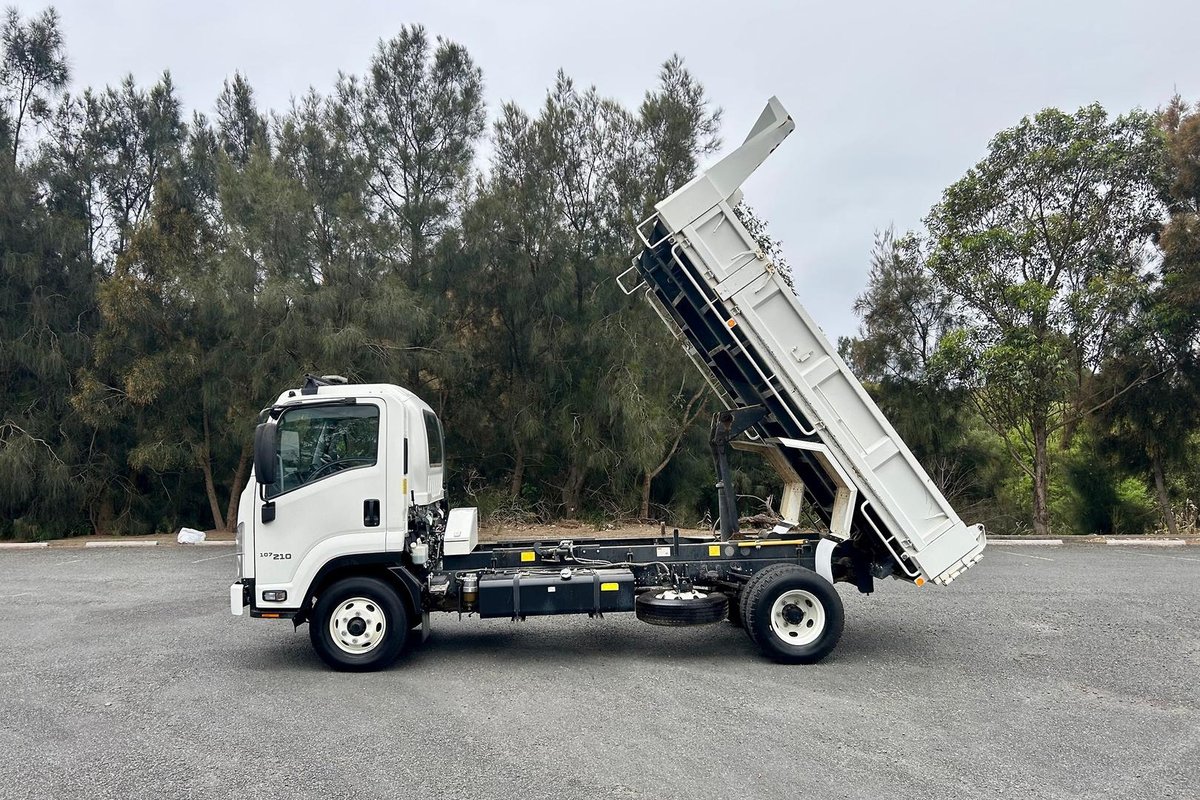 2021 Isuzu F Series FRR107-210 Tipper image 17