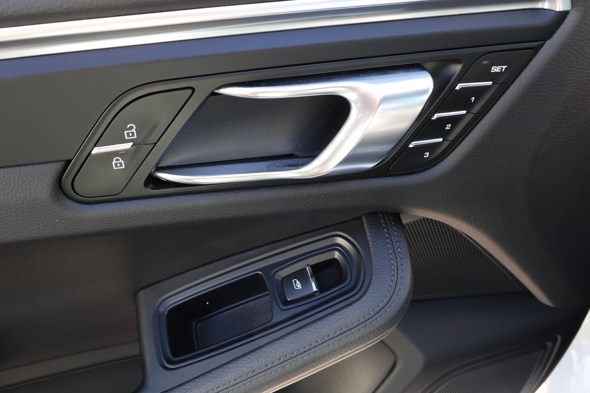 2019 Porsche Macan 95B MY20 AWD image 20