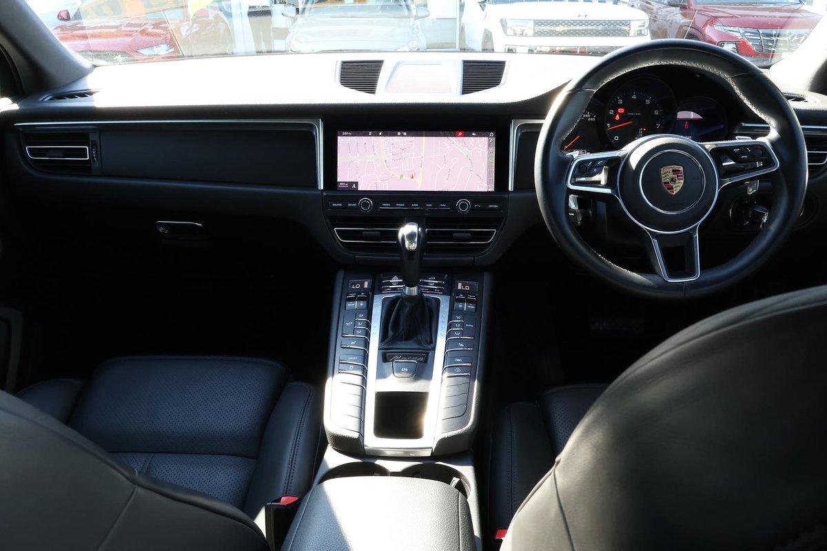 2019 Porsche Macan 95B MY20 AWD image 23