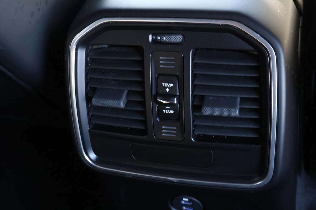 2019 Porsche Macan 95B MY20 AWD image 25