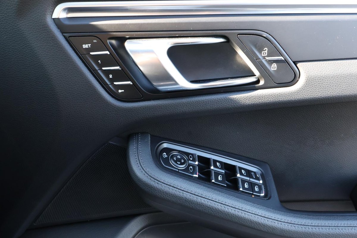 2019 Porsche Macan 95B MY20 AWD image 36