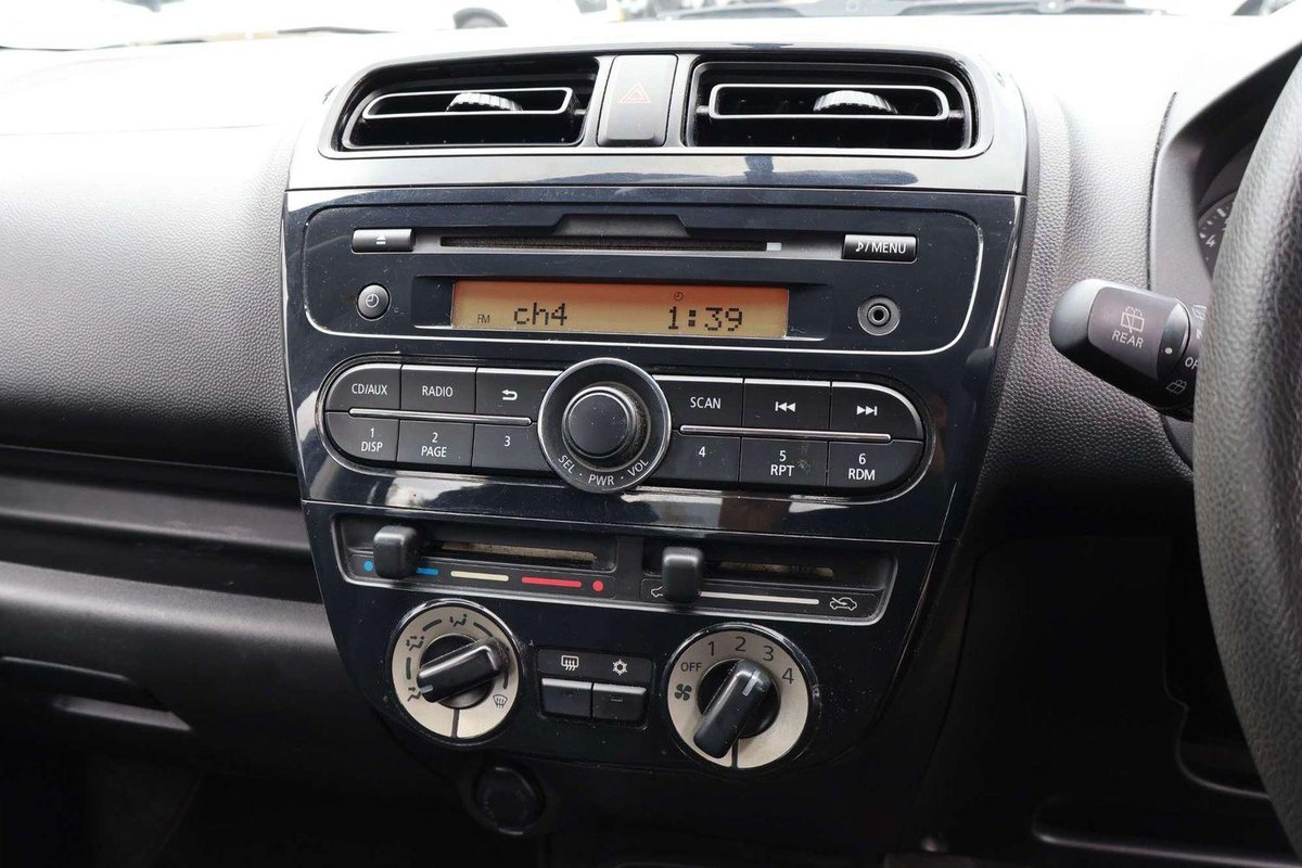 2014 Mitsubishi Mirage ES LA MY14 image 12