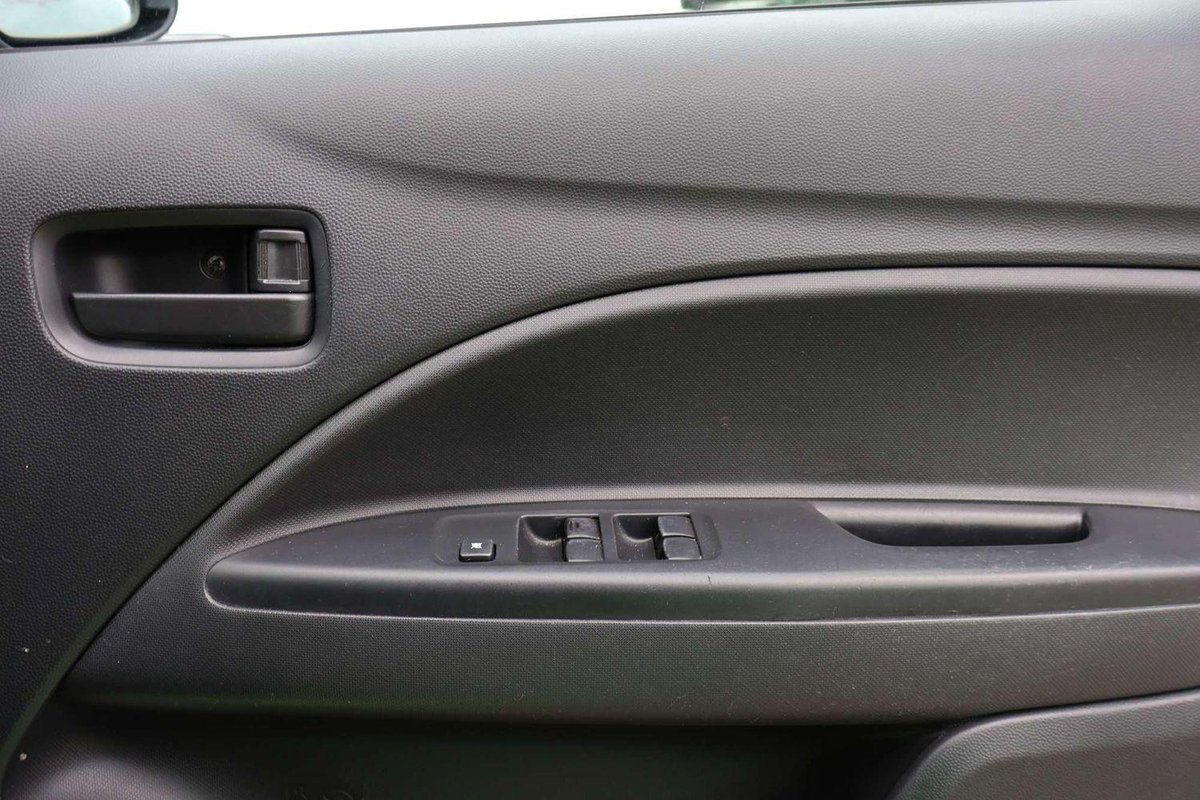 2014 Mitsubishi Mirage ES LA MY14 image 18