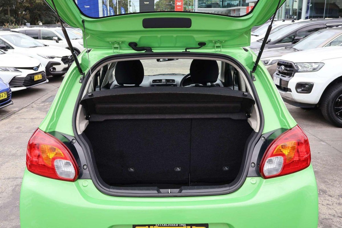 2014 Mitsubishi Mirage ES LA MY14 image 21