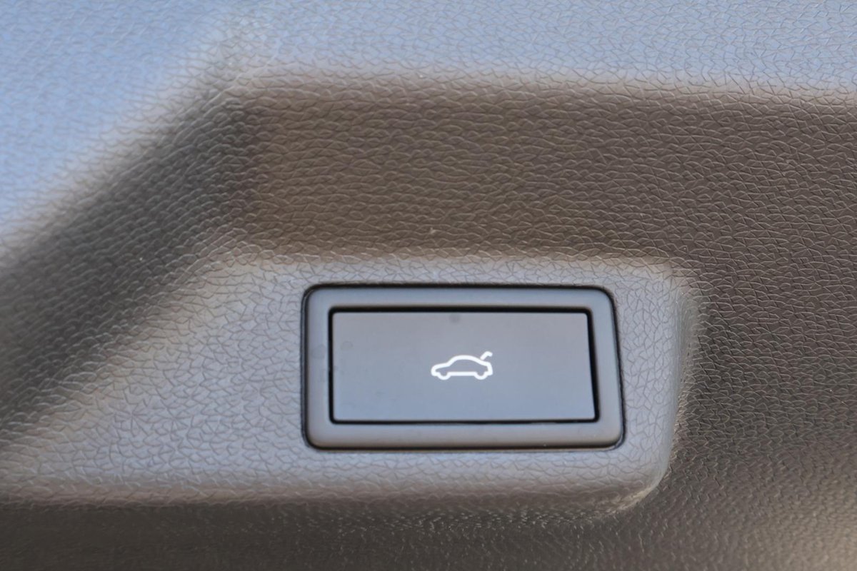 2025 Volkswagen ID. Buzz Pro BEV560 EB MY25 image 12