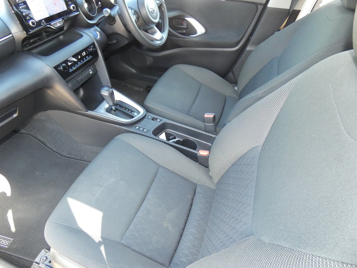 2022 Toyota Yaris Cross GXL MXPJ10R image 16