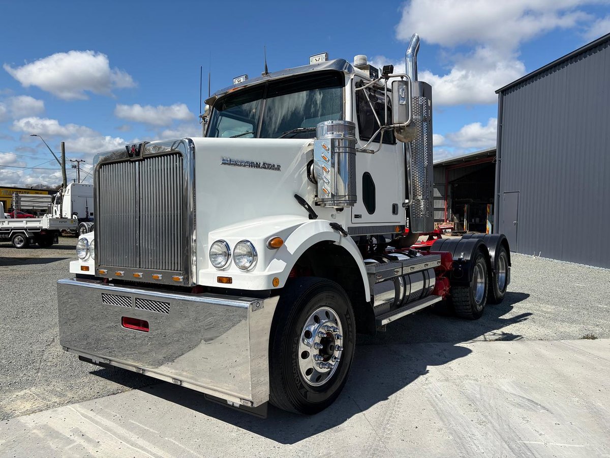 2017 Western Star 4800 Series 4800 FS2 image 18