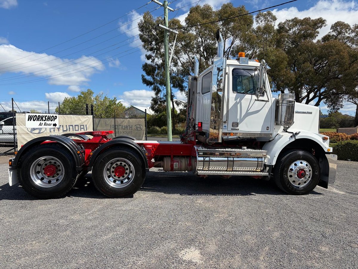 2017 Western Star 4800 Series 4800 FS2 image 8