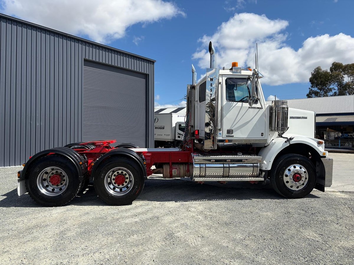 2017 Western Star 4800 Series 4800 FS2 image 23