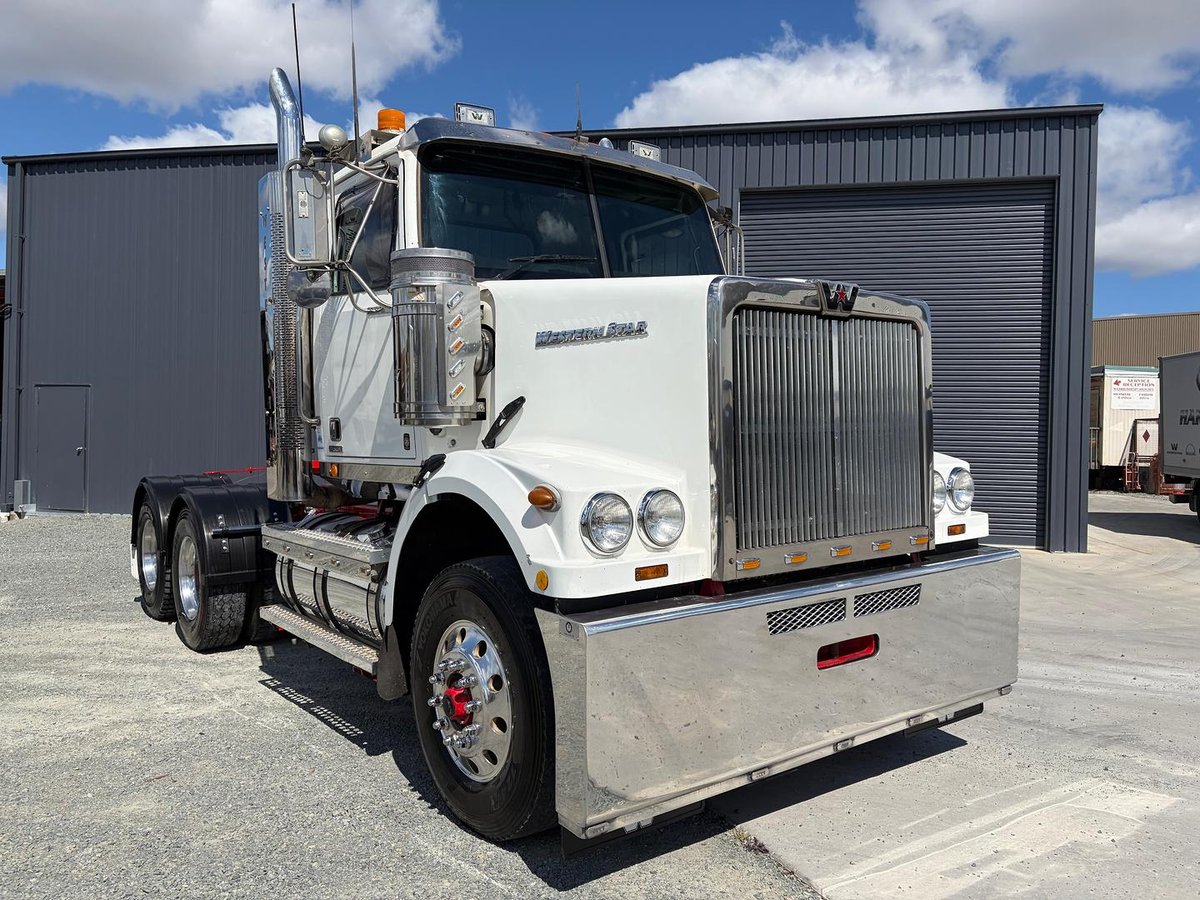 2017 Western Star 4800 Series 4800 FS2 image 16