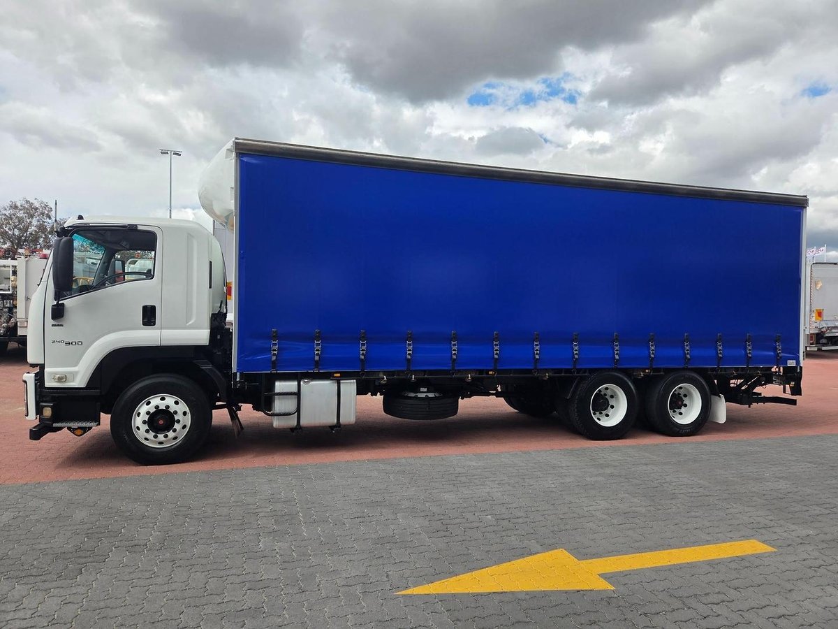 2017 Isuzu Fvl 240-300 14 Pallet Tautliner And Lift image 15