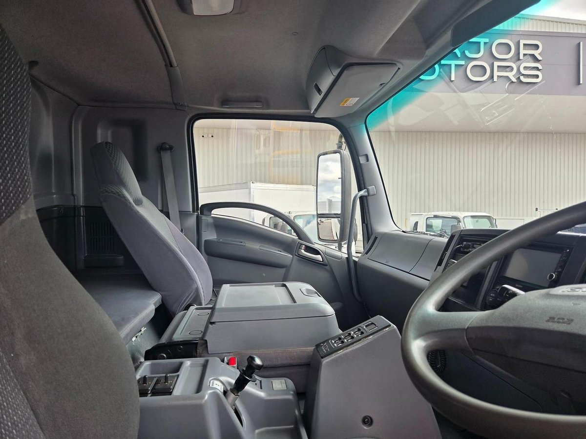 2017 Isuzu Fvl 240-300 14 Pallet Tautliner And Lift image 7
