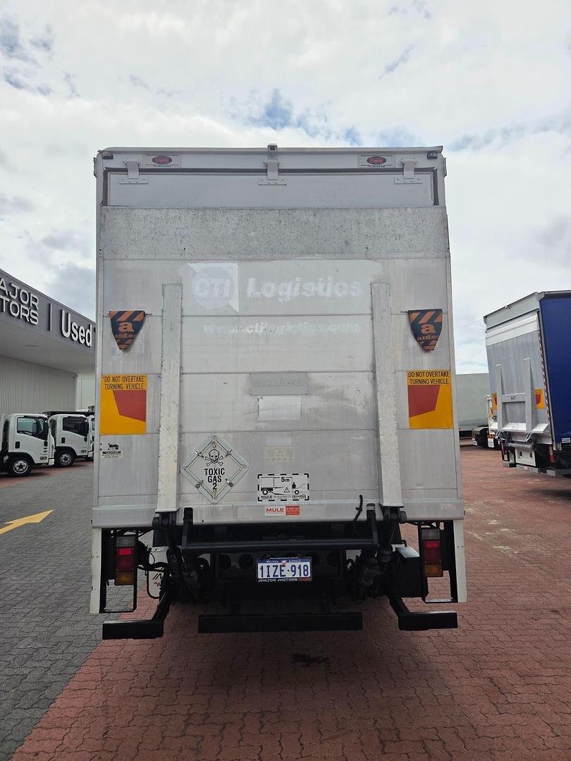 2017 Isuzu Fvl 240-300 14 Pallet Tautliner And Lift image 12