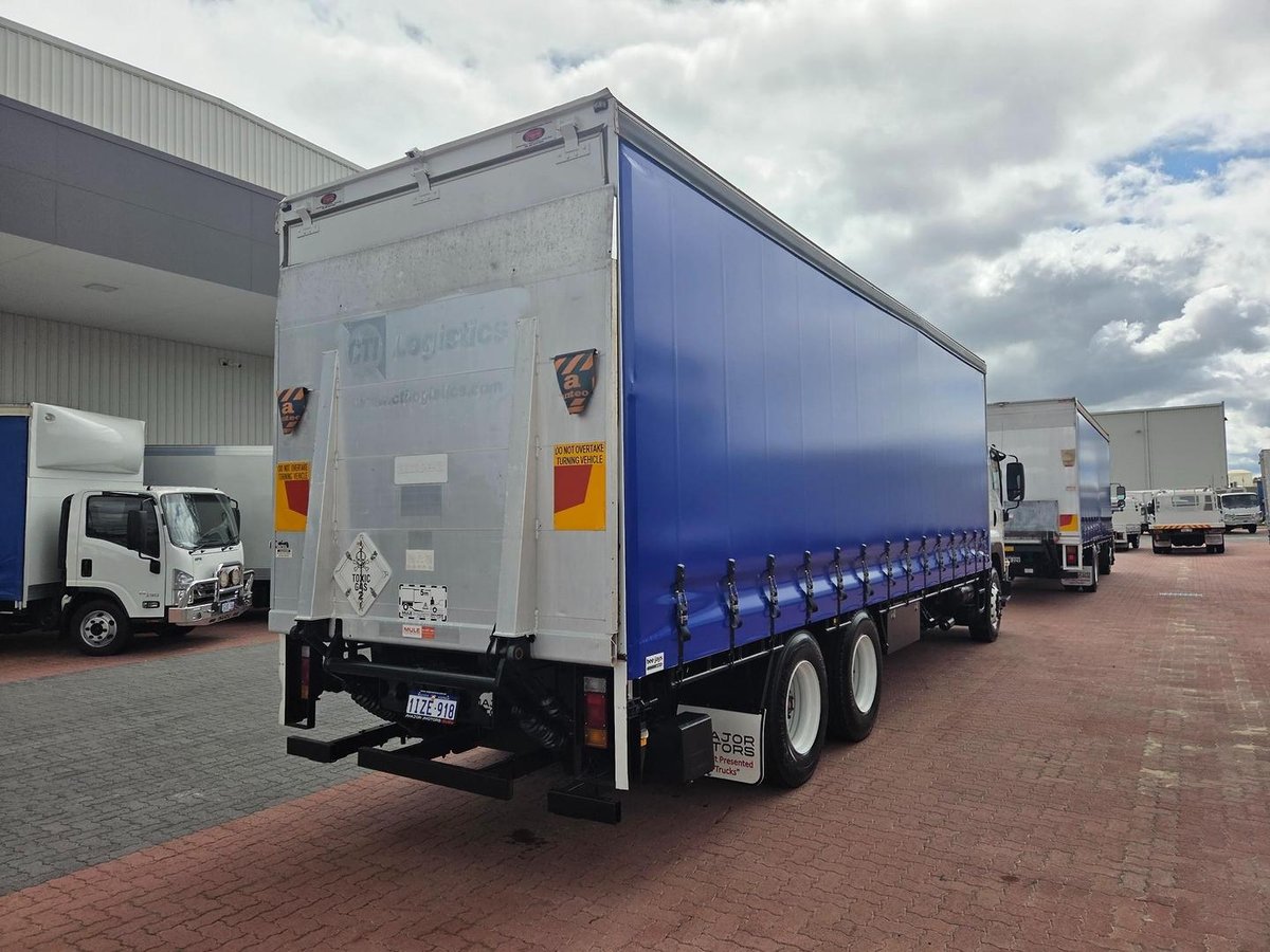 2017 Isuzu Fvl 240-300 14 Pallet Tautliner And Lift image 13