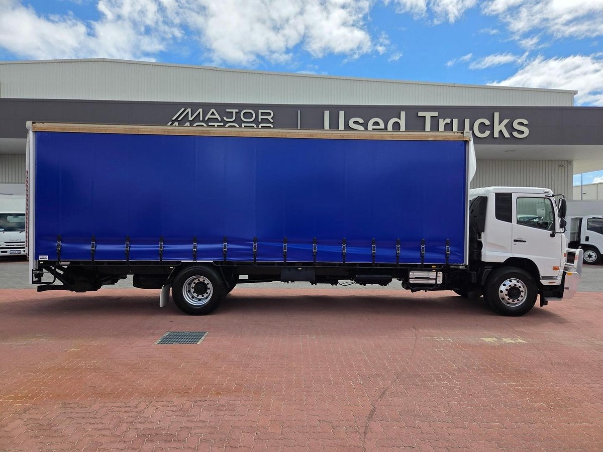 2017 UD Pk17 280 14 Pallet Tautliner And Lift image 17