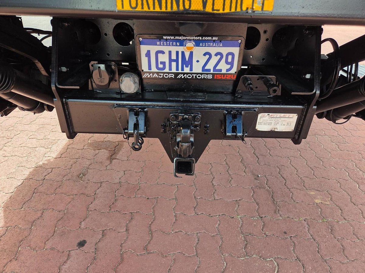 2017 UD Pk17 280 14 Pallet Tautliner And Lift image 14