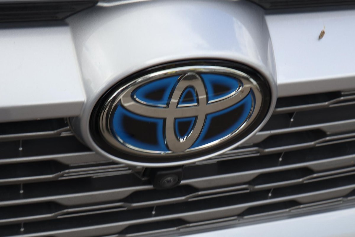 2021 Toyota RAV4 Cruiser AXAH54R 4X4 On Demand image 10