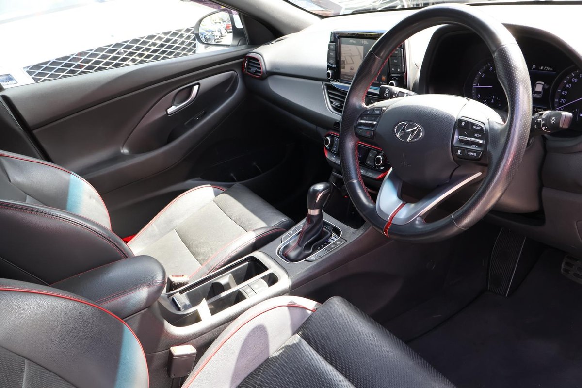 2017 Hyundai i30 SR Premium GD5 Series II MY17 image 16